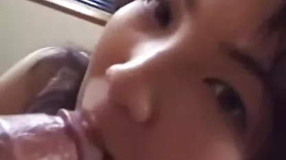 Un mec a léché la chatte d'une prostituée video amateur naturiste russe qui a payé pour cela