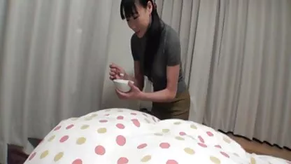 Étrange pervers en bas noirs doigté strapon video amateur voissa avec ses mains