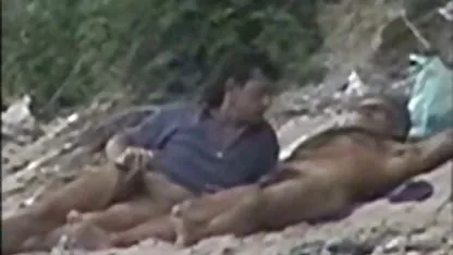 Guy baise deux beautés couple amateur video plantureuses