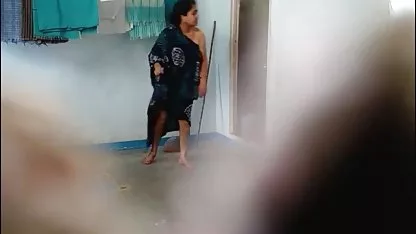 Jeune belle-fille est couple baise amateur devenue cancéreuse devant un beau-père mature