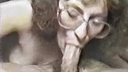 White Shmara clip x amateur a réveillé son amie Negro avec une bonne succion