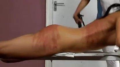 Mec rentrer à la videmateur maison dur baisé sa copine et sperme dans la bouche
