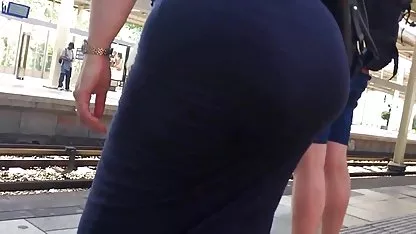 Le vieil homme a magnifiquement baisé un jeune Shmaru video sexe amateur plage