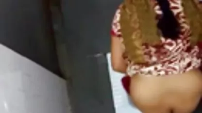 La fille a été suspendue aux cordes et baisée avec une nouvelle machine jeune fille nue amateur à sexe