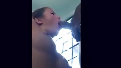 Les gars old amateur sex regardent comment les nanas se baisent avec leurs doigts sur la table de billard
