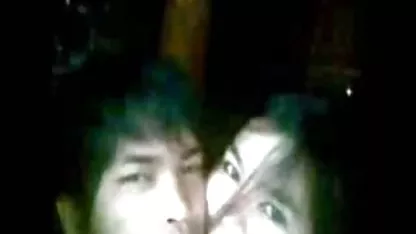 Jeune couple russe amateur porne en plein essor au lit confortable