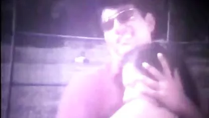La femme a distrait son mari d'importantes fellation video amateur affaires en lui proposant de se faire baiser