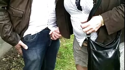 Gros seins femme en talons sucé un mec enchaîné baise anal amateur