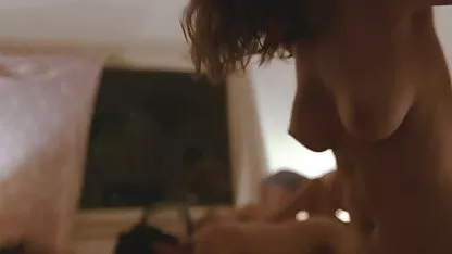 La rousse Marinka invitée à venir pour porn echangiste analchik