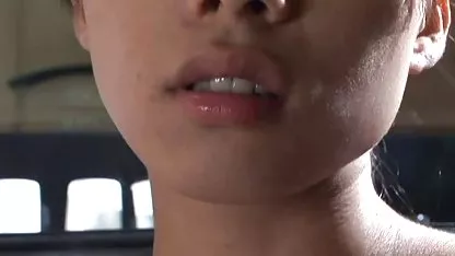 La fille s'est cachée dans le placard et a video amateur coquine sucé la bite