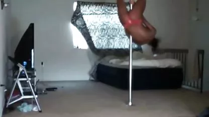Un gamin bronzé a planté une copine lubrique sur sa amateur couple cam bite