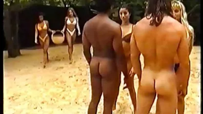 Alina est en train de se masturber sex anateur désespérément