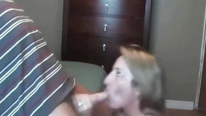 Une cliente impatiente baise une cuisinière à gros seins dans la cuisine x francais amateur