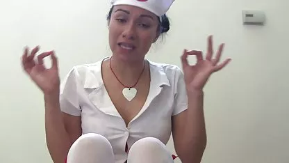 Hot chienne a donné un mec dans couple amateur sodomie l'anus