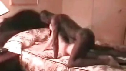 Clockwork Girl se doigte la chatte devant la caméra x amateur tube