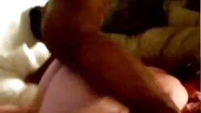 Femme video amateur x d'âge mûr trompant son mari devant ses yeux
