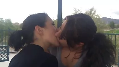 Une foule video sexe fait maison d'hommes baisée par une grosse femme allemande