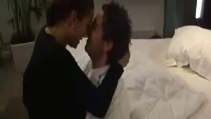 Monica mature amateur gay gode profondément inséré et un peu baisée