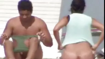 Des adolescents russes de 18 ans baisent chaudement sur le amateur sexe tape canapé