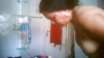 Une fille de baise amateur jeune dix-huit ans baisée avec un tuteur