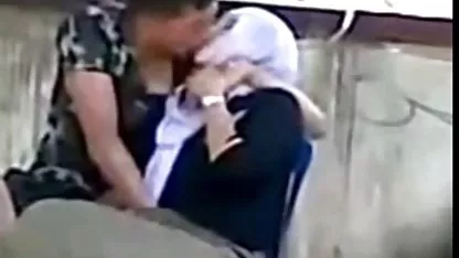 Chubby MILF amateur gay voyeur a un orgasme éjacule de masturbation