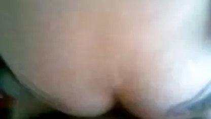 Jeune poussin russe obtient fisting dans la chatte de mecs masqués porn mom amateur