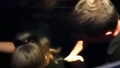 Une jeune animatrice virevolte sur un membre d'une femme de chambre sexy sextape maison expérimentée