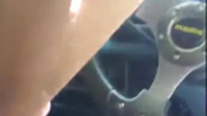 Ébène à gros seins saute sur amateur porn outdoor le phallus