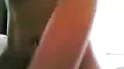 Élégante vieille dame maigre baise avec un jeune homme couple amateur anal