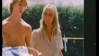 Une salope bronzée se rend à un motard film amateur gratuit excité