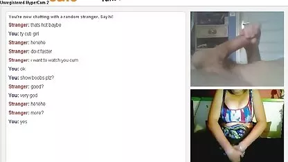 Gouvernante tatouée chaude avec de gros seins se candaulisme video amateur rend à son maître