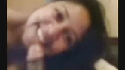 Noirs Horny dans une foule baise une nana blanche masturbation video amateur avec de petits seins
