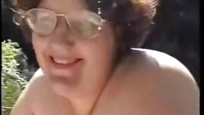 La blonde a montré sa amateur lesbian tube casquette aux internautes