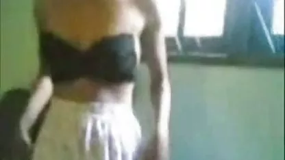Femme séduite mari occupé video amateur couple pour le raccordement